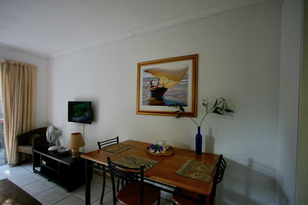 دوربانفيل Clouds Guest House المظهر الخارجي الصورة